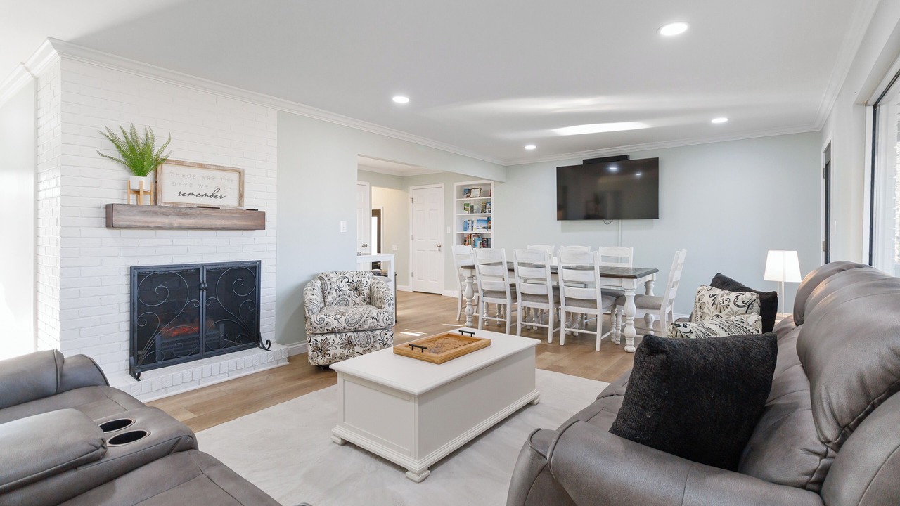 Photo of Livingroom in Bronston