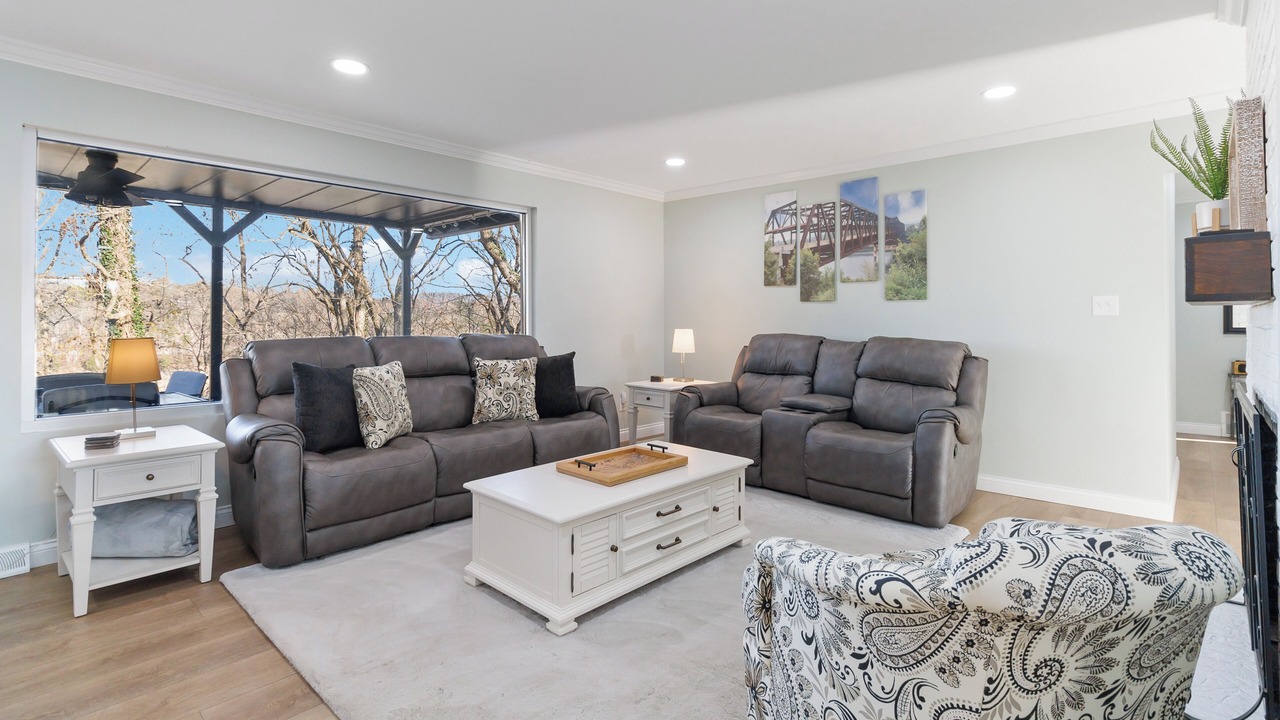 Photo of Livingroom in Bronston