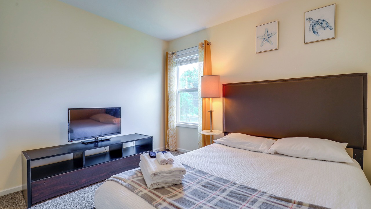 Photo of Bedroom in Lansing