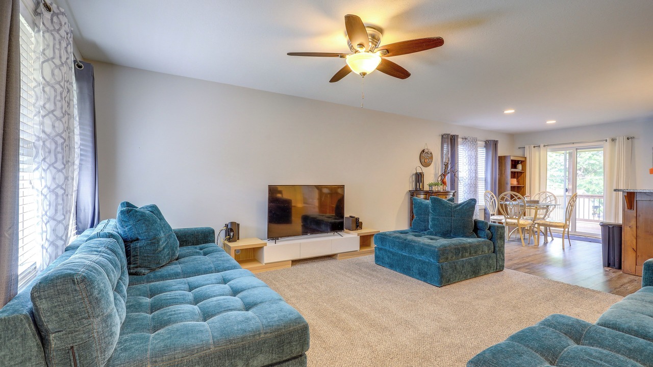 Photo of Livingroom in Lansing