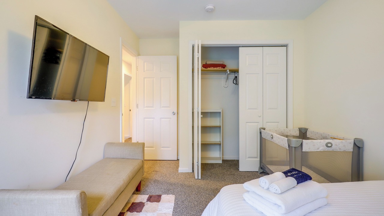 Photo of Bedroom in Lansing