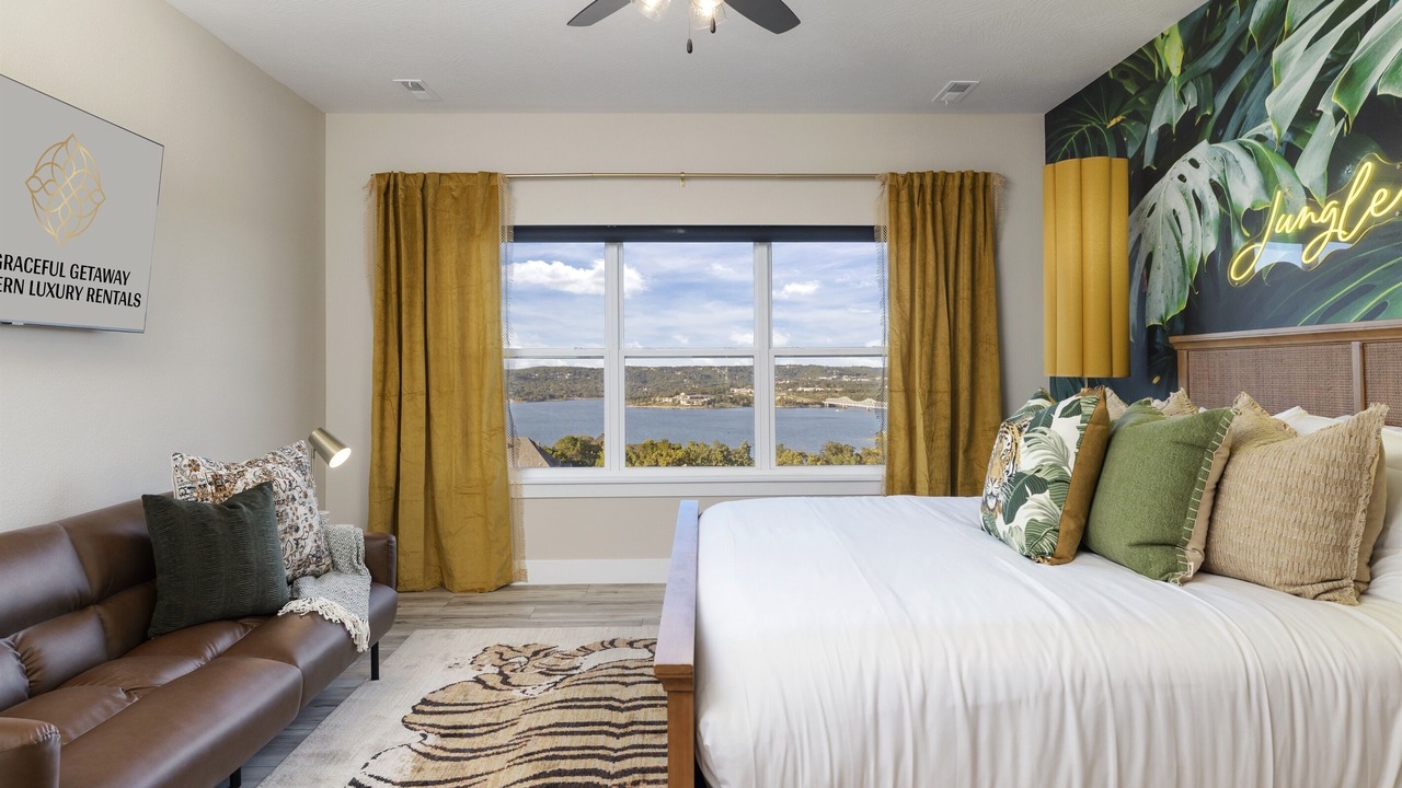 Photo of Bedroom in Kimberling City