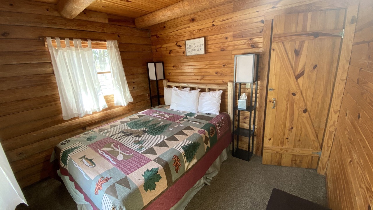 Photo of Bedroom in Shell Knob