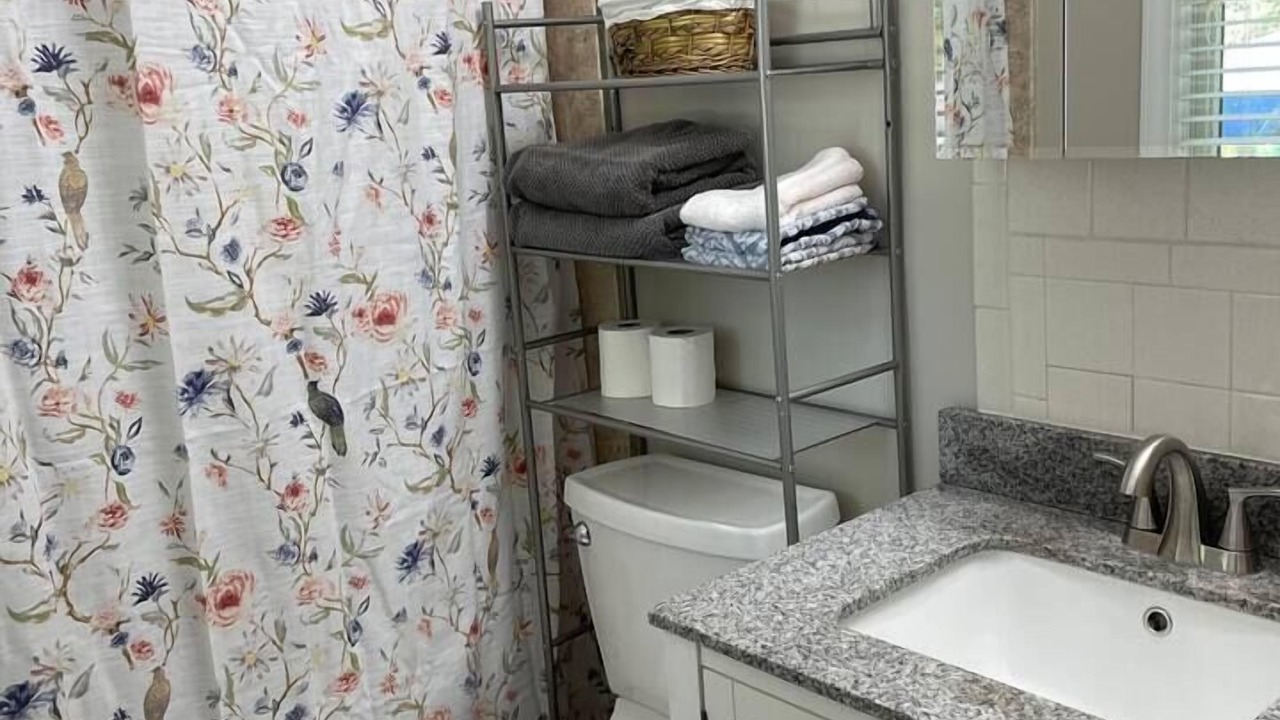 Photo of Bathroom in Radcliff