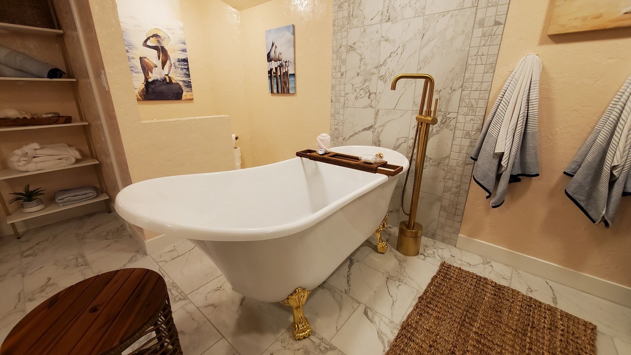 Photo of Bathroom in Garden City