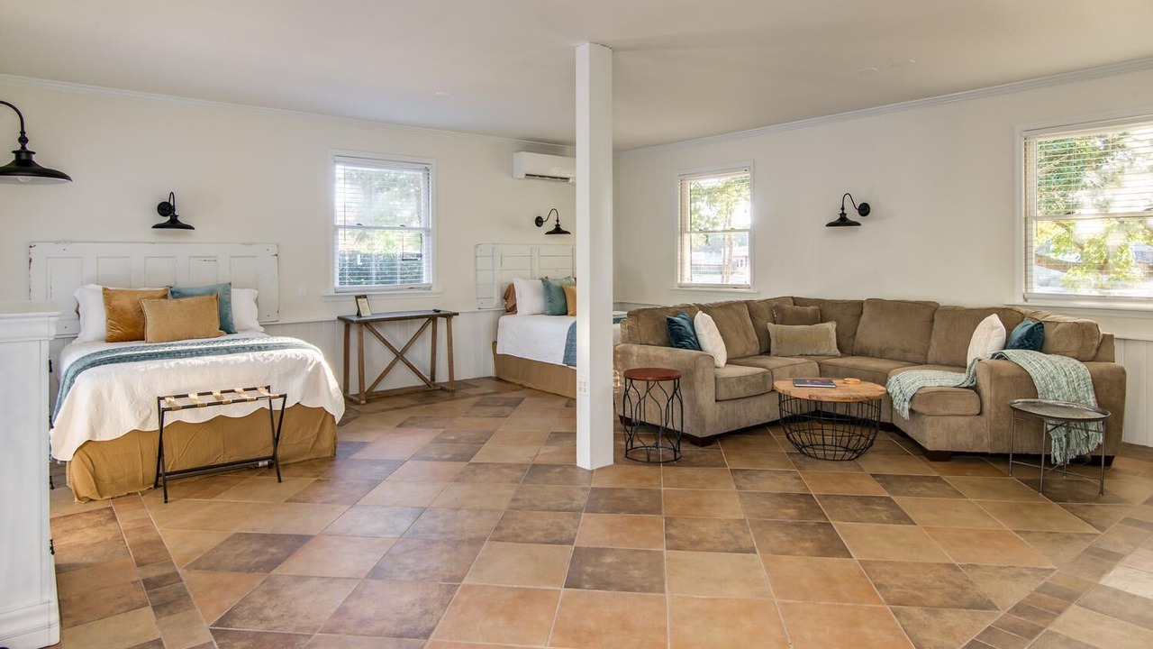 Photo of Livingroom in Franklin