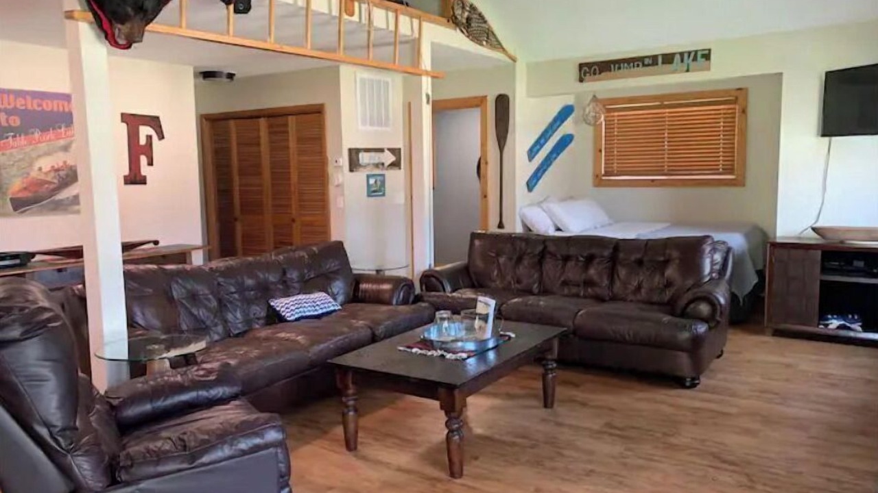 Photo of Livingroom in Shell Knob