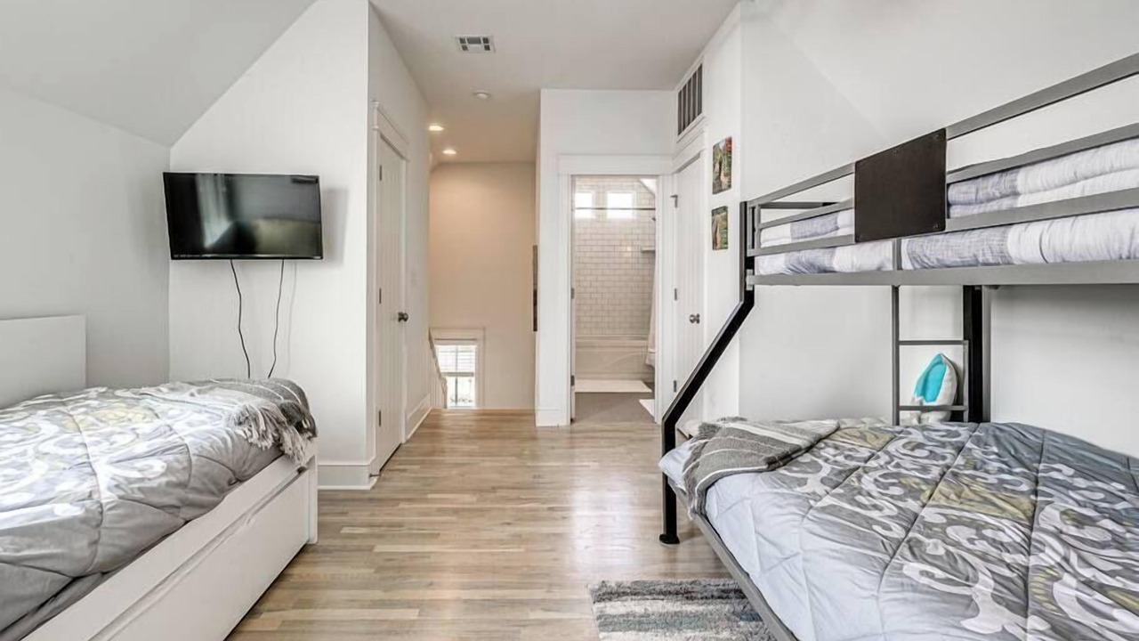 Photo of Bedroom in Carlton Landing