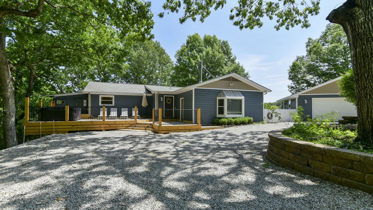Photo of Outdoor in Branson West