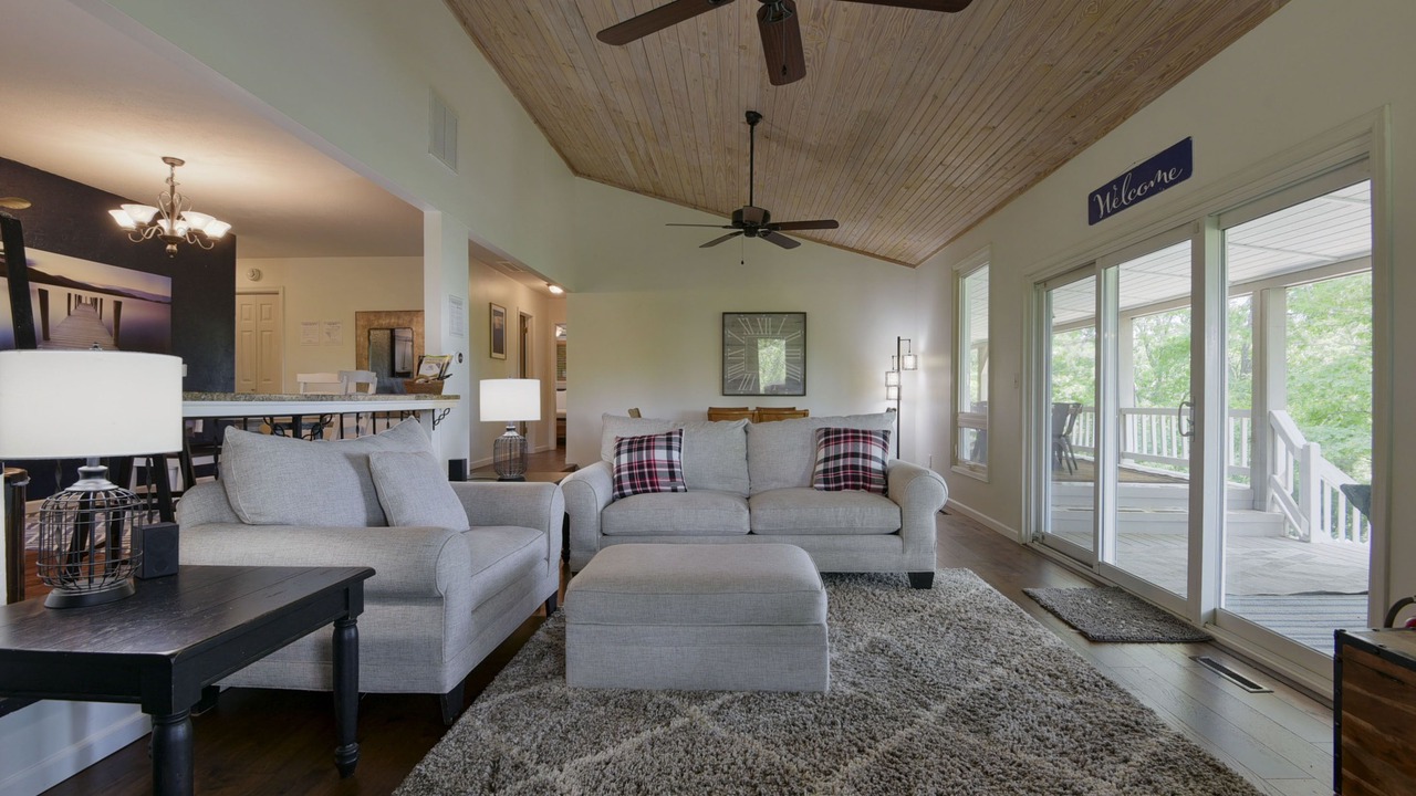 Photo of Bedroom in Branson West