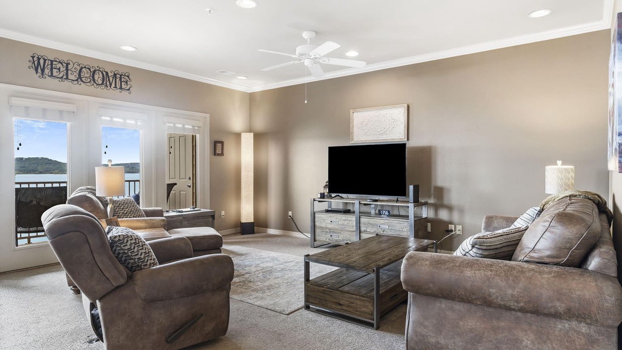 Photo of Livingroom in Hollister