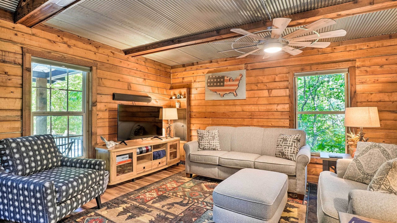 Photo of Livingroom in Kimberling City
