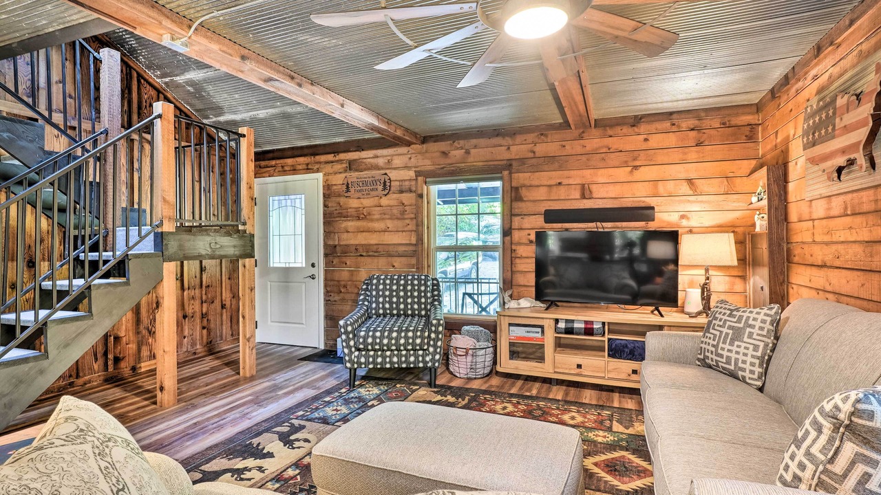 Photo of Livingroom in Kimberling City