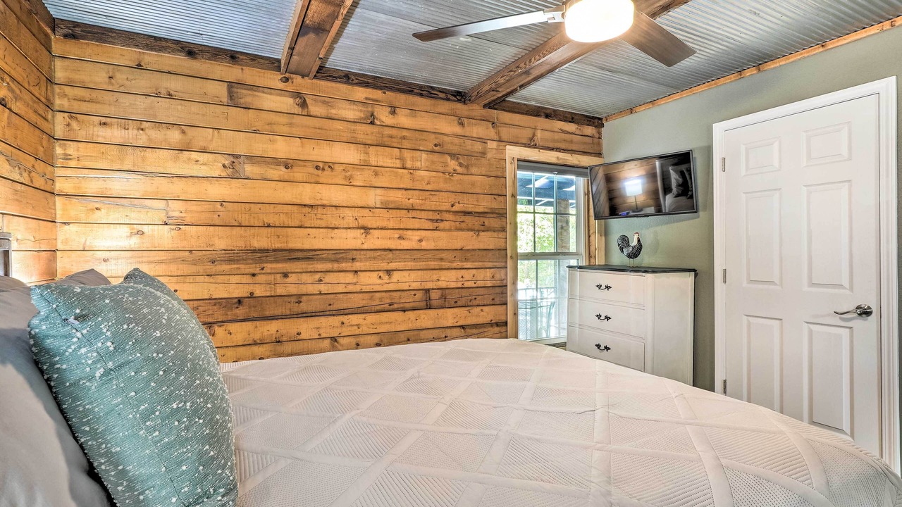 Photo of Bedroom in Kimberling City