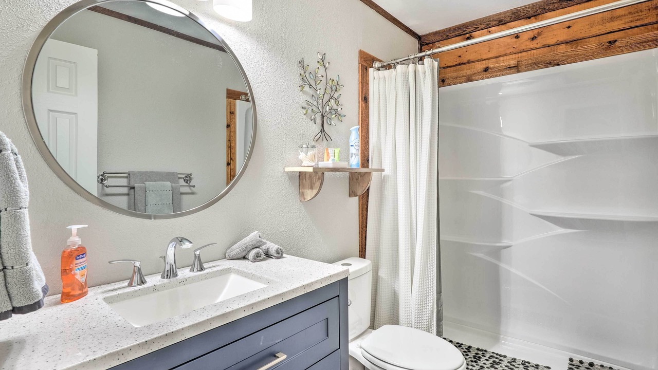 Photo of Bathroom in Kimberling City