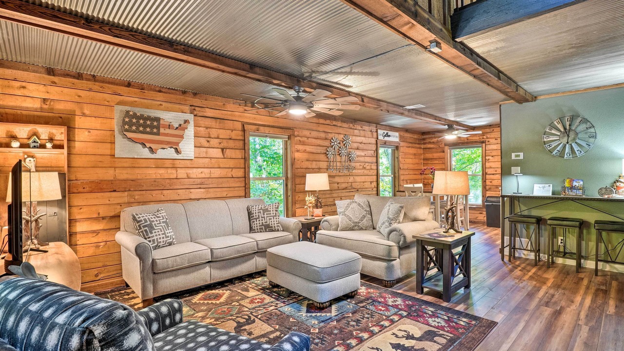 Photo of Livingroom in Kimberling City
