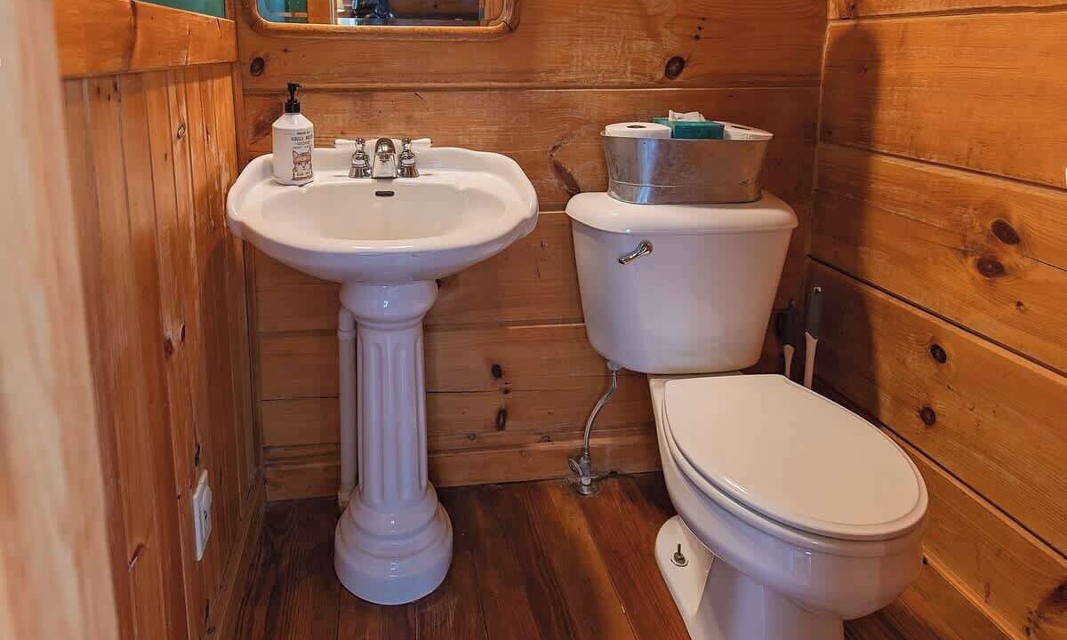 Photo of Bathroom in Benton