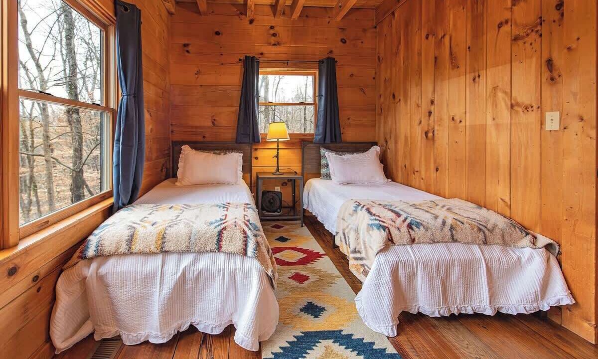 Photo of Bedroom in Benton