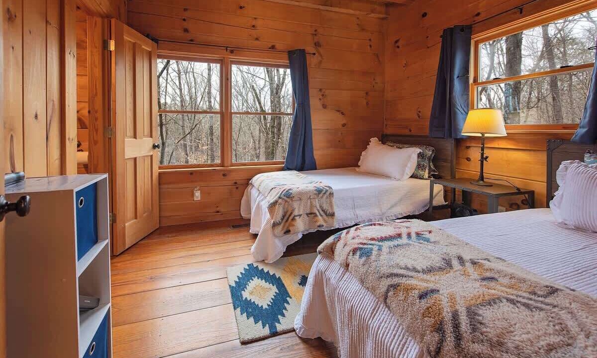 Photo of Bedroom in Benton