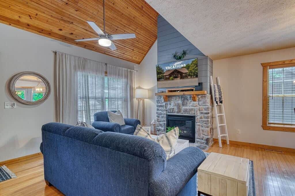 Photo of Livingroom in Reeds Spring