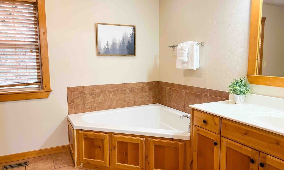 Photo of Bathroom in Reeds Spring