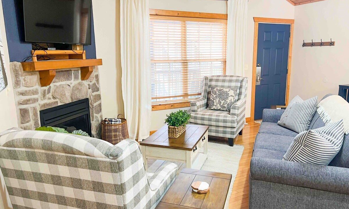Photo of Livingroom in Reeds Spring