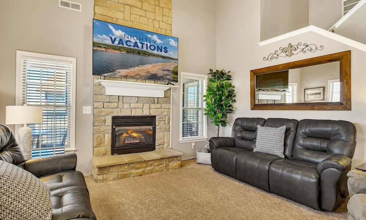Photo of Livingroom in Branson West