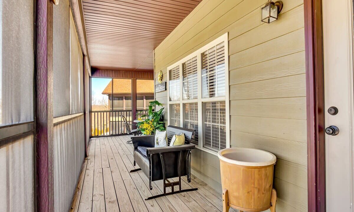 Photo of Patio Balcony in Branson West