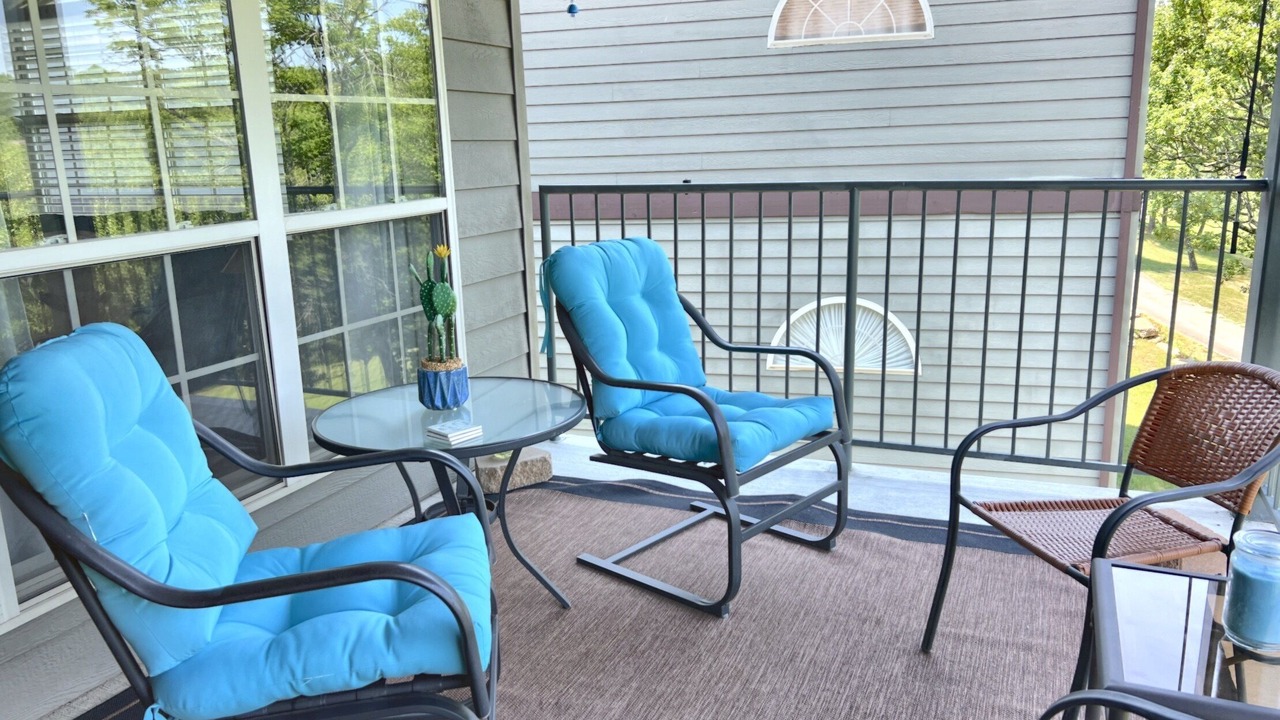 Photo of Patio Balcony in Branson West