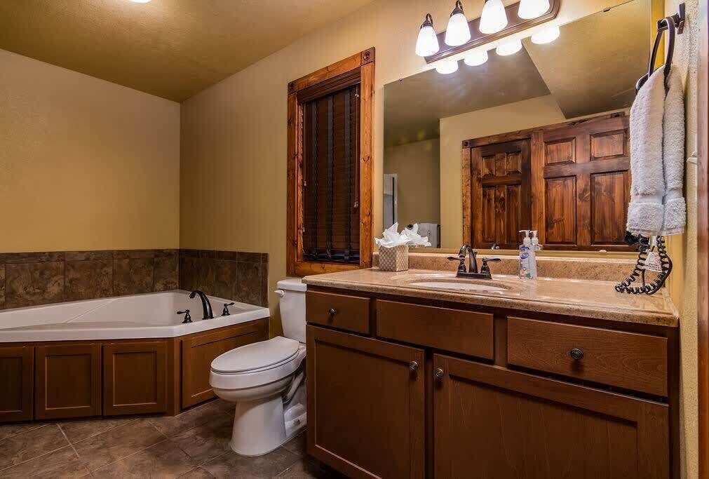 Photo of Bathroom in Reeds Spring