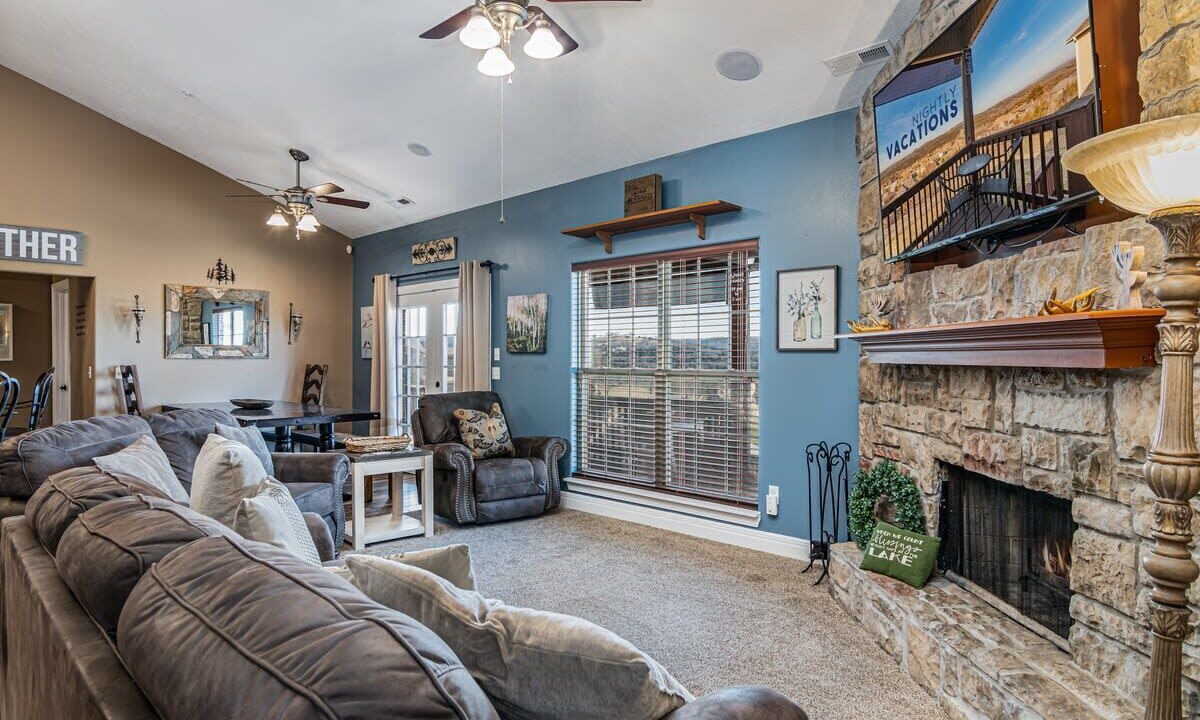 Photo of Bedroom in Fieldstone Bluffs