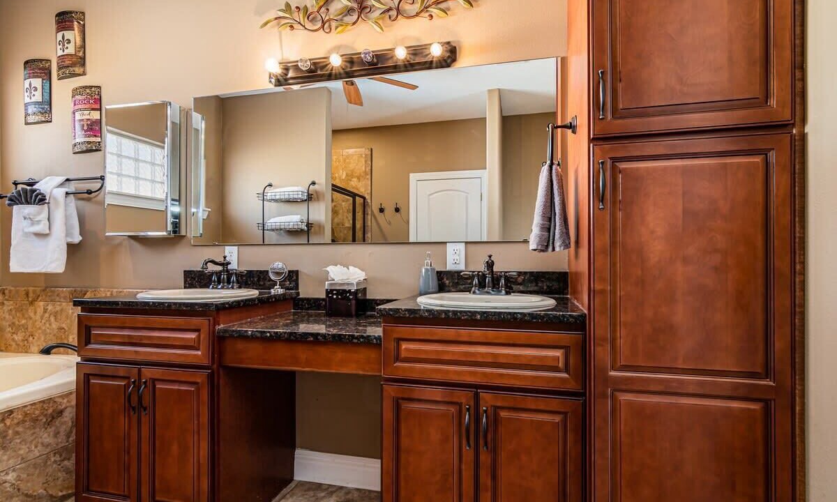 Photo of Bathroom in Fieldstone Bluffs