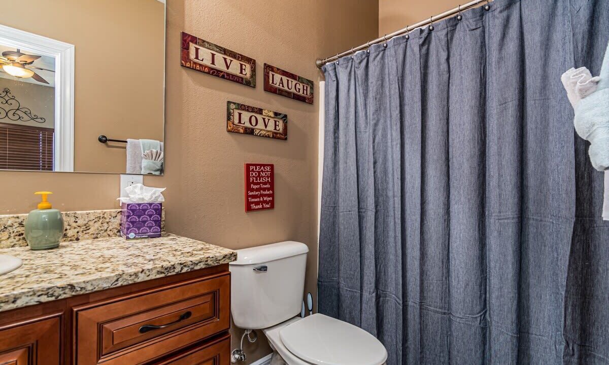 Photo of Bathroom in Fieldstone Bluffs