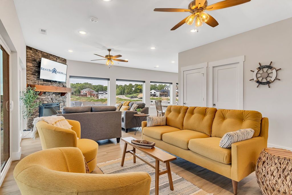 Photo of Livingroom in Table Rock