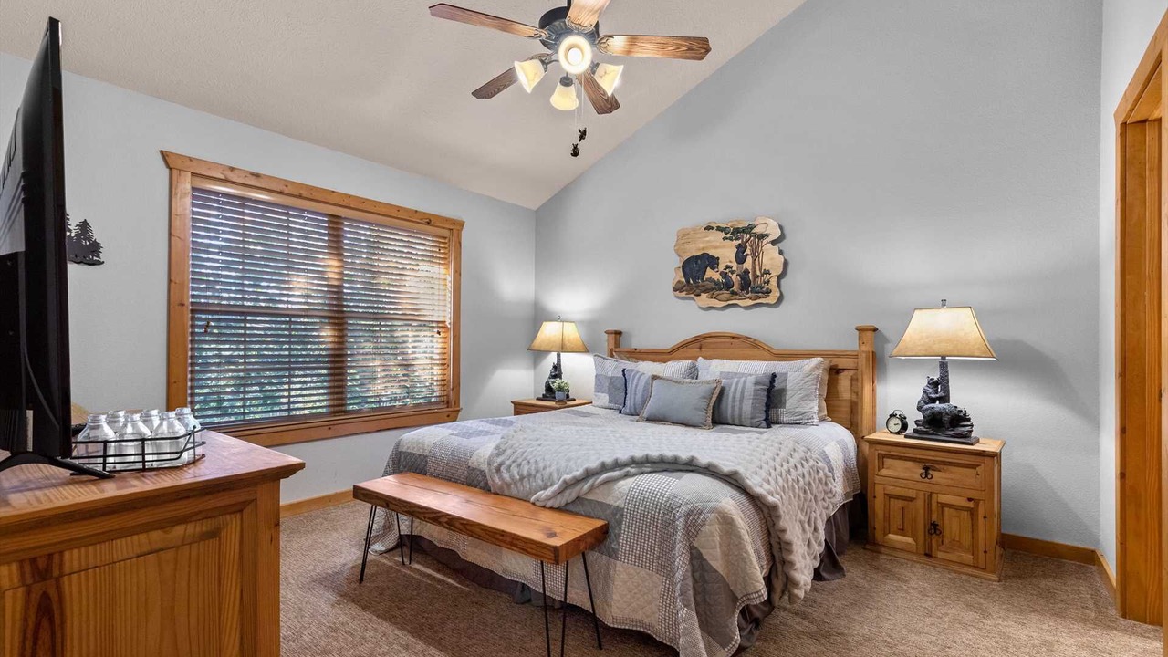 Photo of Bedroom in Reeds Spring