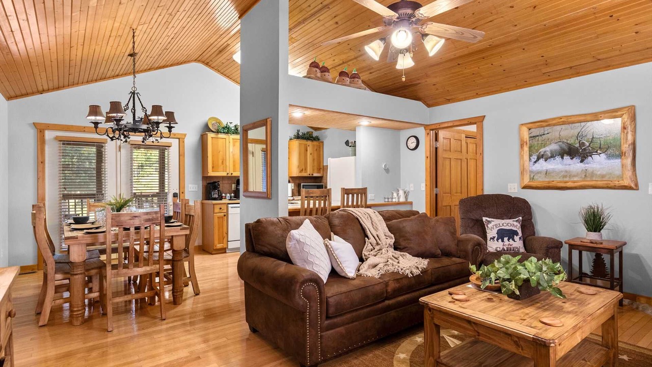 Photo of Livingroom in Reeds Spring