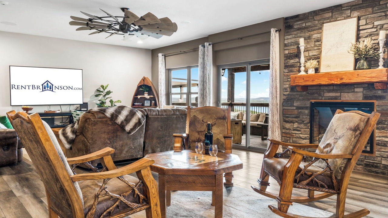 Photo of Livingroom in Table Rock