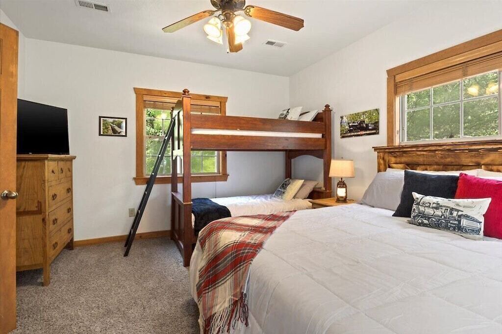 Photo of Bedroom in Branson West