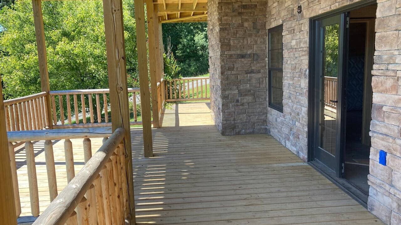 Photo of Patio Balcony in Rock Harbor