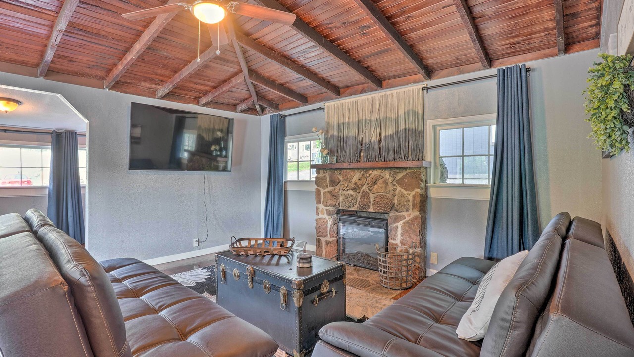 Photo of Bedroom in Rockaway Beach