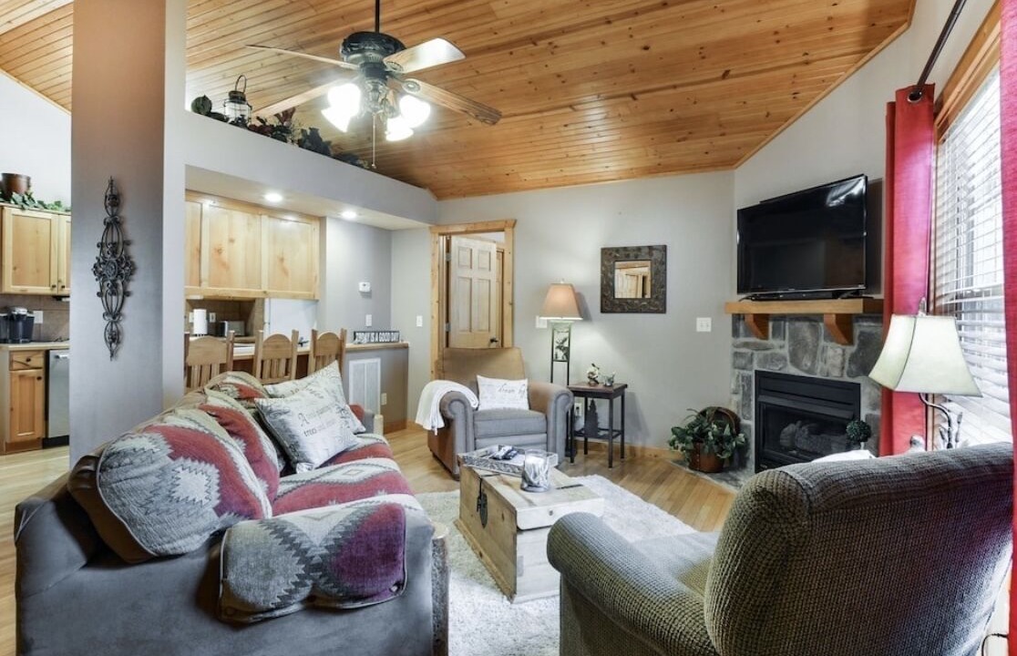 Photo of Livingroom in Reeds Spring