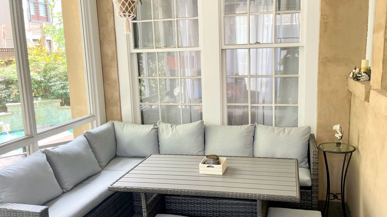 Photo of Livingroom in Hillsboro Village