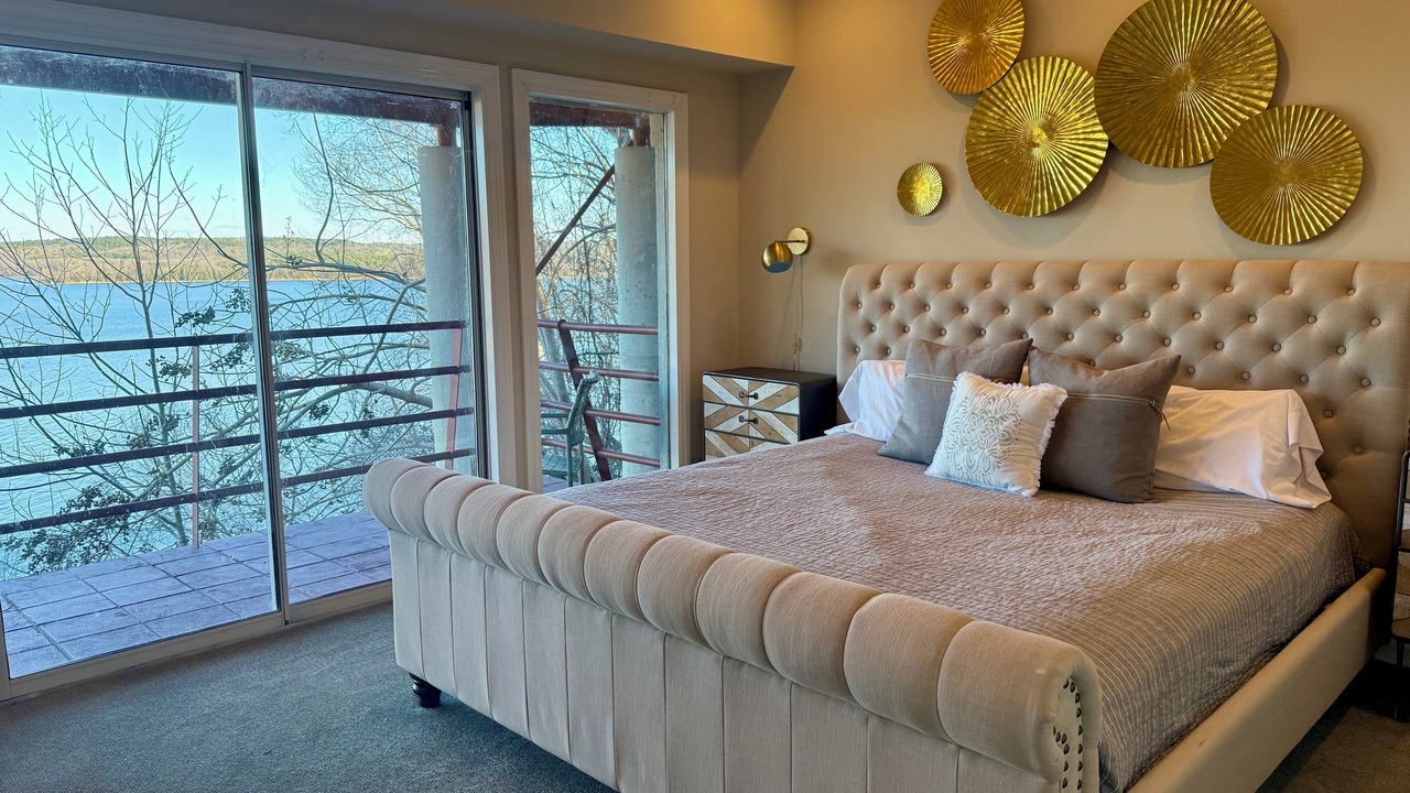 Photo of Bedroom in Counce