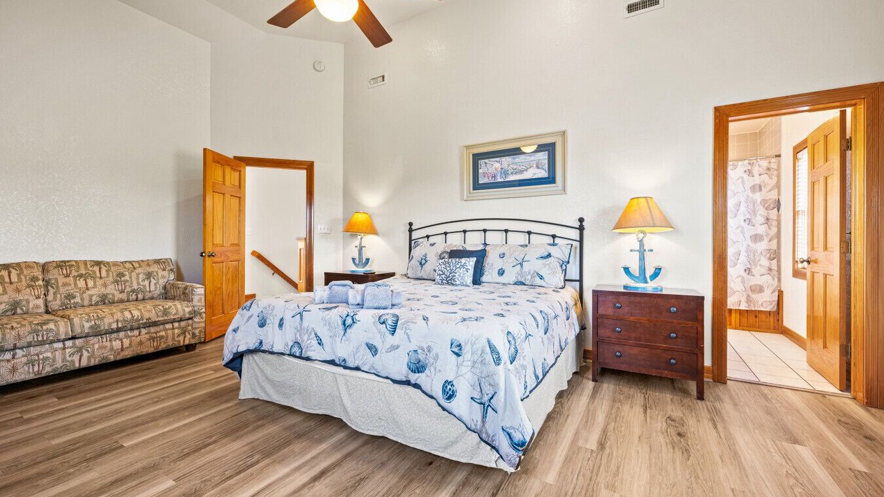 Photo of Bedroom in Waves