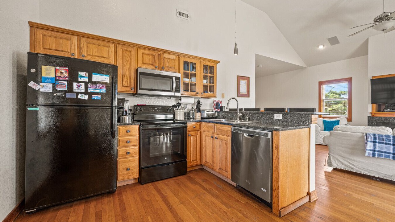 Photo of Kitchen in Waves