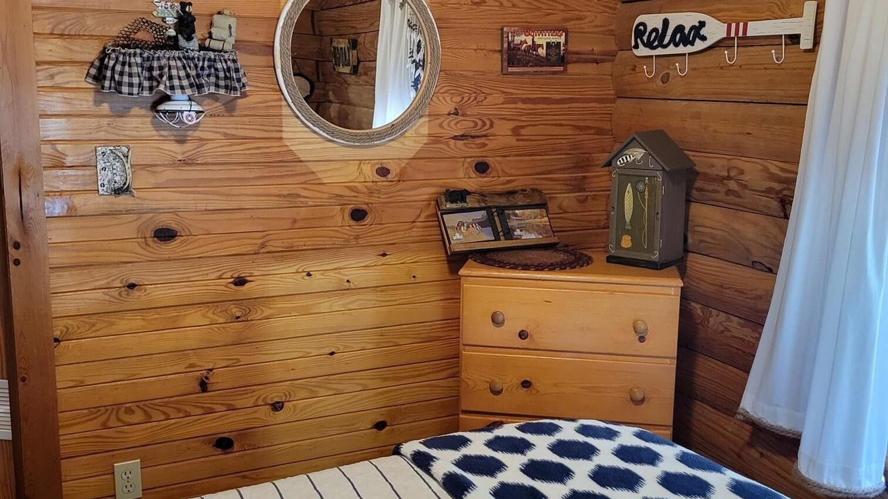 Photo of Bedroom in Shell Knob