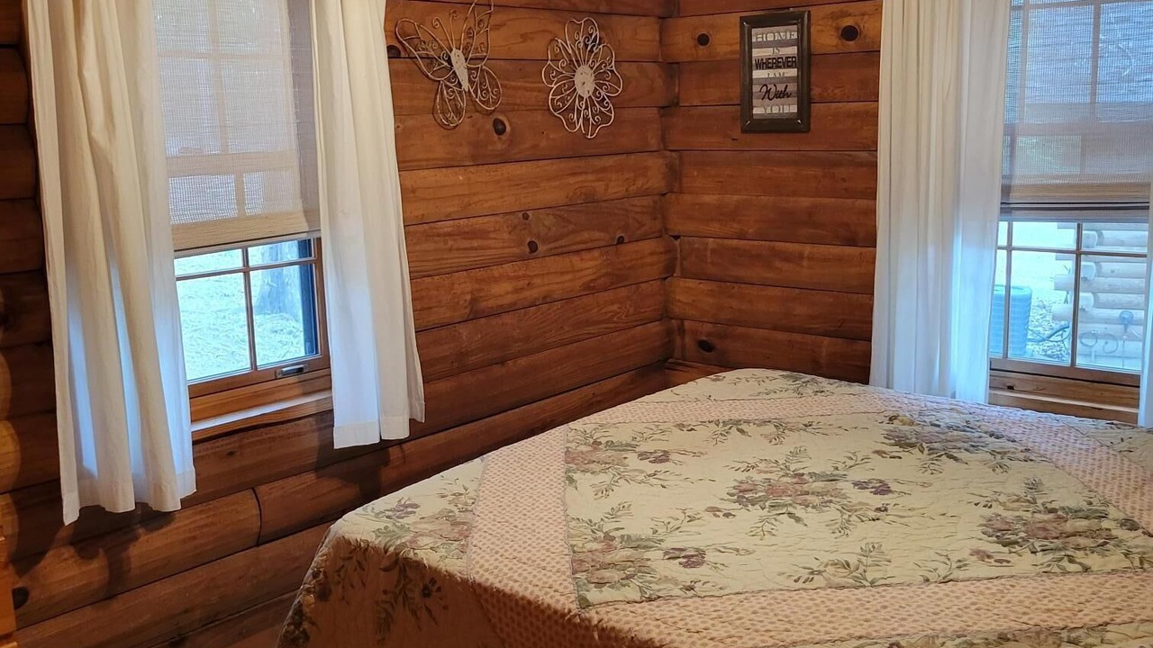 Photo of Bedroom in Shell Knob