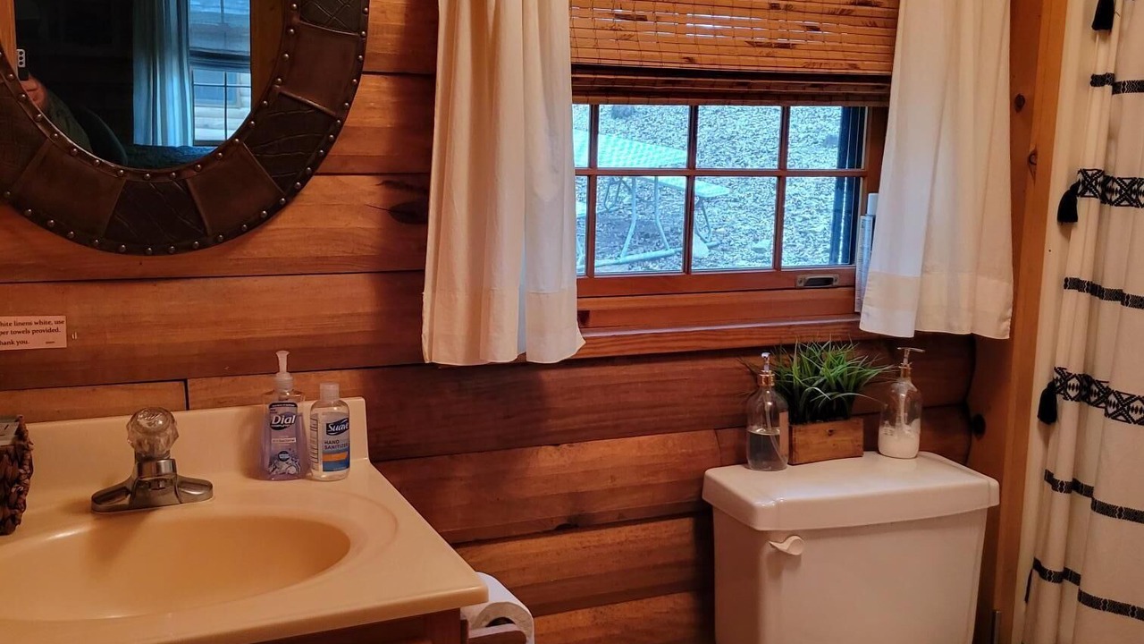 Photo of Bathroom in Shell Knob