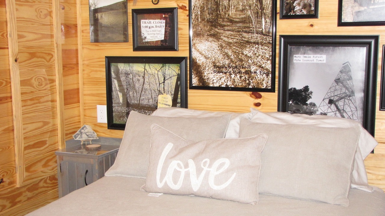 Photo of Bedroom in Shell Knob