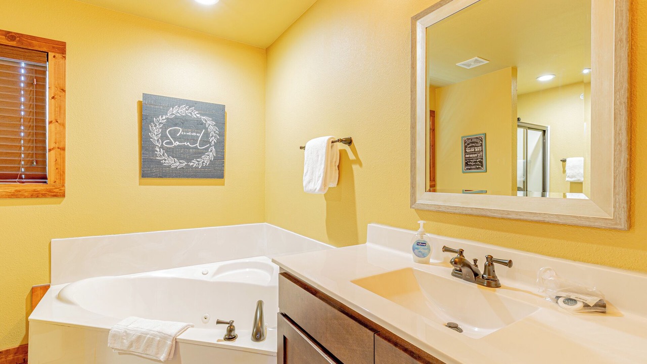 Photo of Bathroom in Reeds Spring